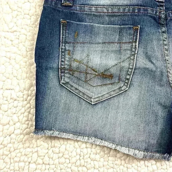 ALLEN B Faded Bleached Midrise Stretch Raw Hem Denim Jean Shorts Size 2 - Picture 8 of 13